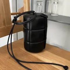 ADD CULUMN ブラック円筒形ショルダーバッグ 2way