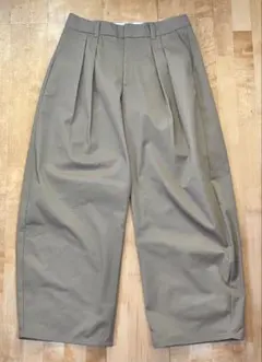 【GU公式サイト売り切れ】GU チノバレルレッグタックパンツ