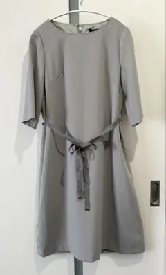 【美品　タグ付き】monabel グレー ワンピース 七分袖