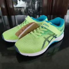 19cm　asics ライムグリーン スニーカー ベルクロ