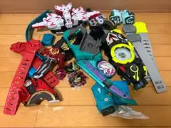 仮面ライダー　ギーツ　ゼロワン　リバイス　セイバー　ベルト等玩具まとめ　ジャンク