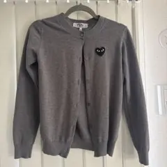 play コムデギャルソン　ニットカーディガン　グレー　S