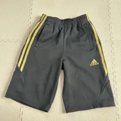 adidas ハーフパンツ 黒　140cm ゴールドライン ciimalite