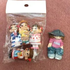 ミニミニペコちゃん人形4個　かないともこ手造り人形1個　合計５点セット