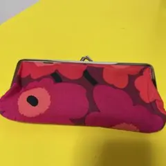 マリメッコ花柄ピンク長財布