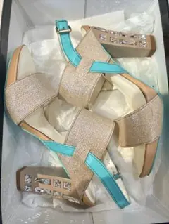 LANVIN ベージュ・ターコイズ ハイヒールサンダルのサムネイル