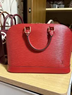 Louis Vuitton エピレザー 赤 ハンドバッグ