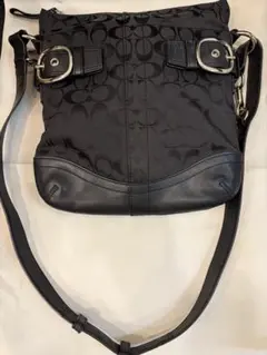 COACH シグネチャー ショルダーバッグ ブラックのサムネイル