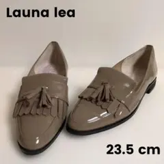 美品 launa lea エナメル ベージュ タッセルローファー 23.5 cmのサムネイル