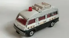 絶版赤箱トミカ日本製75ニッサンキャラバンパトロールカー - メルカリ