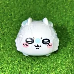 【ちいかわ　貯金箱】　モモンガ　ガチャガチャ