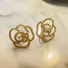 まる様専用かわいい！花柄パールイヤリング