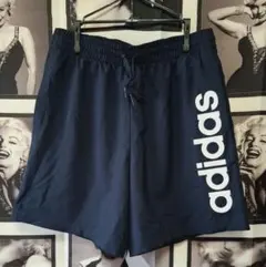 adidas ネイビー ショートパンツ