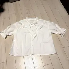 ギリギリ価格。白のフリルリボン付きピンタック入り可愛い綿ブラウス
