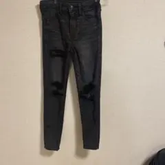 American Eagleのダークグレー ダメージジーンズ