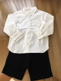 シャツとハーフパンツのサムネイル