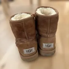 UGG kids 18.5