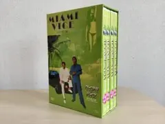 【名作・美品】マイアミ・バイス シーズン4 DVD-BOX 全話収録 Amazon.co.jp: マイアミバイス シーズン4 コンプリートDVD