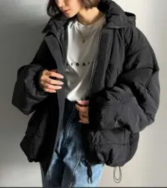 新品JaVaコラボ、ボリュームシルエットで魅せるフード付き中綿モンスターブルゾン