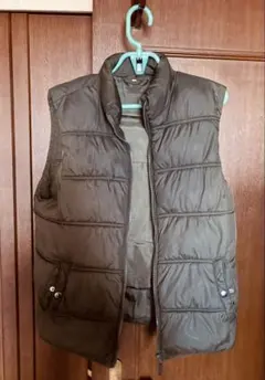 オリーブグリーン ダウンベスト西友