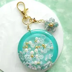 パープル×ベージュダブルフラワーシェイカーキーホルダー　レジン　シャカシャカ　秋 パープル×ベージュダブルフラワーシェイカーキーホルダー レジン
