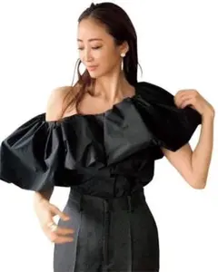 神崎恵着用♡Styling/スタイリング ラッフルショルダートップス 黒のサムネイル