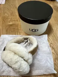 UGG ホワイトファー イヤーマフ OS/TU箱付き - メルカリ
