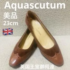 ❣️美品23cmイギリス王室御用達Aquascutumウィングチップコンビパンプスのサムネイル