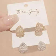 【即日発送‼️】ティアドロップクリスタルピアス ゴールド　卒業式入学式入園式