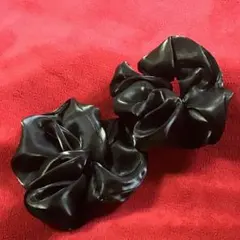 【限定SALE】ブラック サテン シュシュ 2個セットのサムネイル