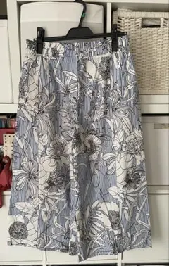 ZARA 花柄フレアパンツ