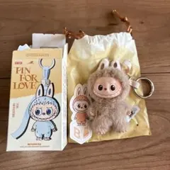 POPMART PIN FOR LOVE イニシャルラブブ B ①