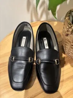 DIANA ローファー