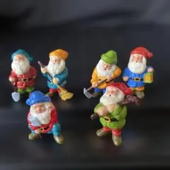 ６人の小人　置物のサムネイル