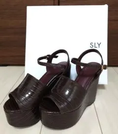 SLY クロコ型押し 厚底サンダル ダークブラウン Sのサムネイル