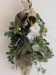 クリスマススワッグ　ナチュラルスワッグ　ドライフラワー　ベルガムナッツ