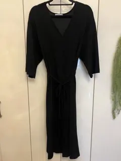 ZARA 黒　ワンピース　七分袖