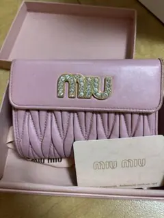 MIUMIU 折り財布 マテラッセ ゴールドロゴ ブルー 人気 - メルカリ