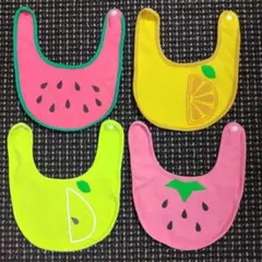 フルーツデザインスタイ 4枚組　西松屋製品