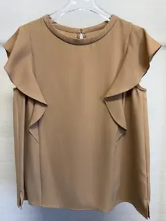 美品★グリーンレーベルリラクシング　フリルデザインノースリーブトップス
