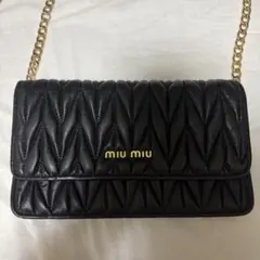 miumiuチェーンショルダーバックのサムネイル