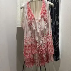 ⭐️レアなプリーツプリーズアラベスクトップス極美品⭐️ - メルカリ