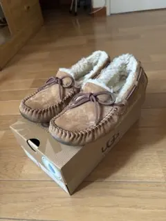 UGG 「Dakota Shearling Braid」モカシン 正規品 - メルカリ