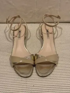 DIANA ベージュ ストラップサンダル ヒール7cm