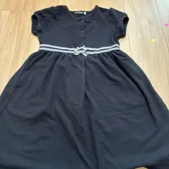 BeBe 黒ワンピース 130センチ