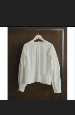 ANUKE (アンヌーク）Typewriter Pintuck Blouse