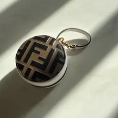FENDI バック　革チャーム