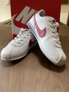 Item thumbnail for item e23133f6-7e55-4329-af18-3661d25ddd89