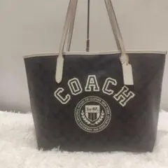 COACH シグネチャー トートバッグ ダークブラウンのサムネイル