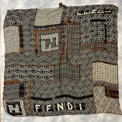 FENDI ズッカ柄 シルクスカーフ イタリア製 FENDI ズッカ柄 シルクスカーフ イタリア製 大判85cm角 - メルカリ